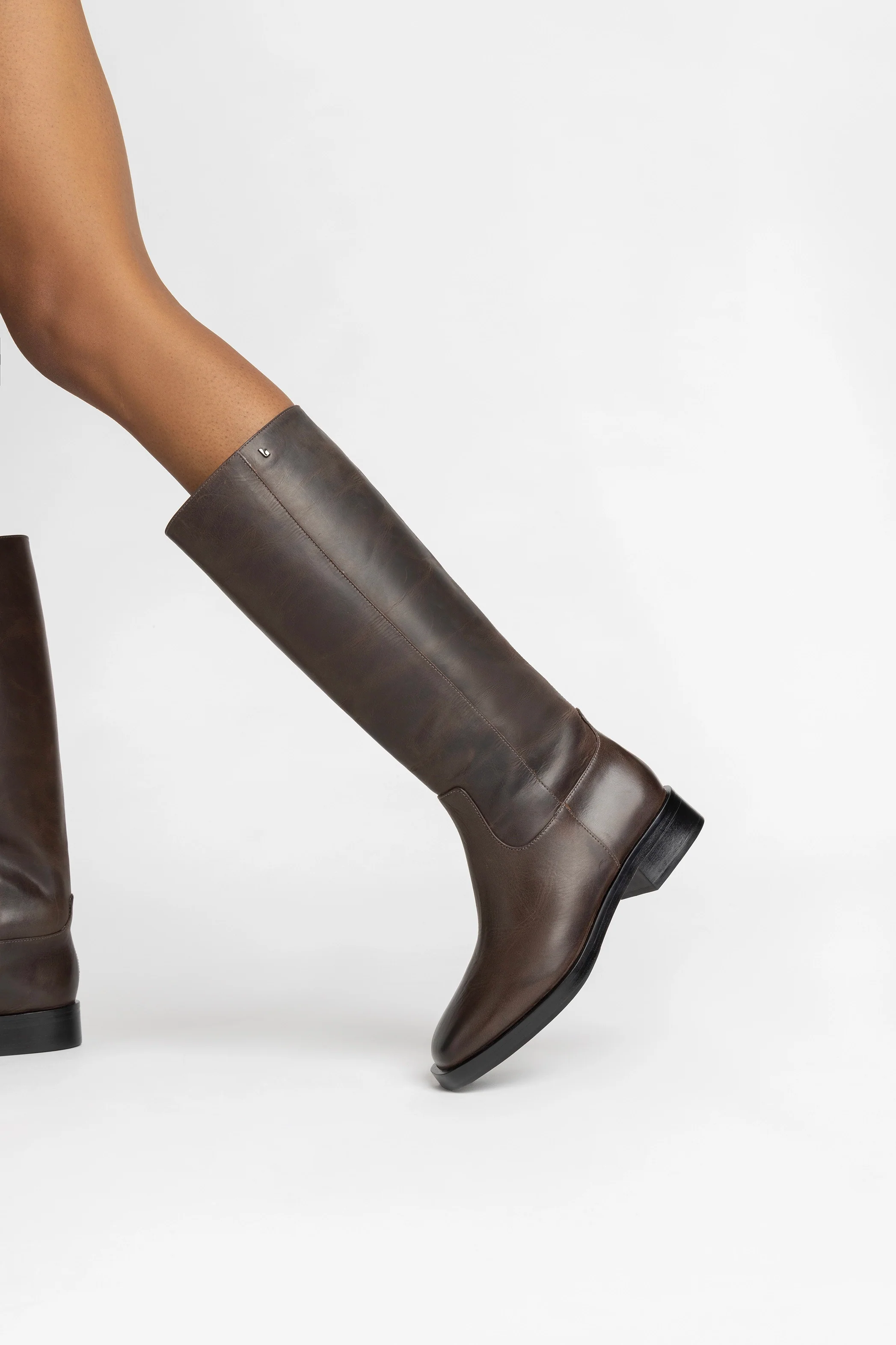Anne Boot In Brown Shadow Leather - Image 6